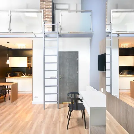 Cafe Garden Apartment *